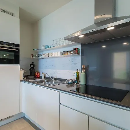 아파트 New-build Near The Center 미들케르케