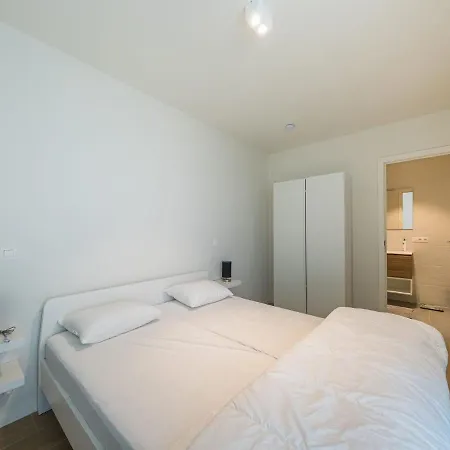 New-build Near The Center