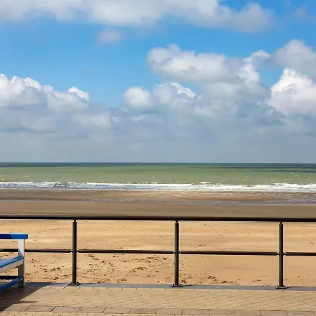 New-build Near The Center